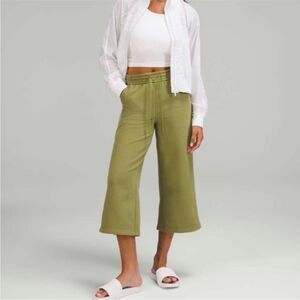 LULULEMON Sweatpants Women 0 Loungeful High-Rise Wide Leg Crop Bronze Green 22”